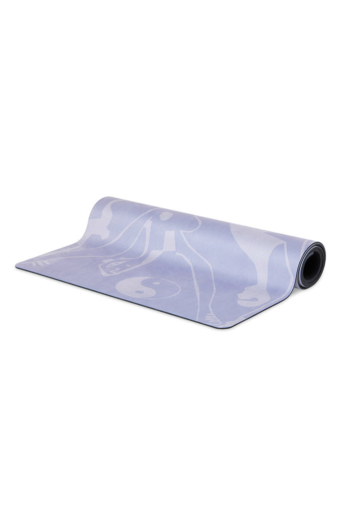 Flatlay mat partly rolled